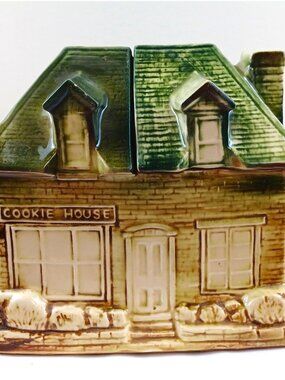 Vintage McCoy Pottery USA Cookie House Jar Green Roof Cottage Kitchen
